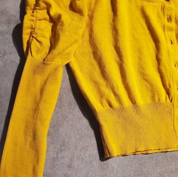 Mak B mustard cropped sweater - Picture 3 of 8